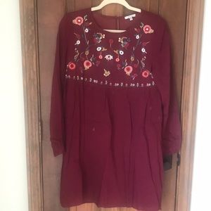 NEVER WORN dress with embroidery
